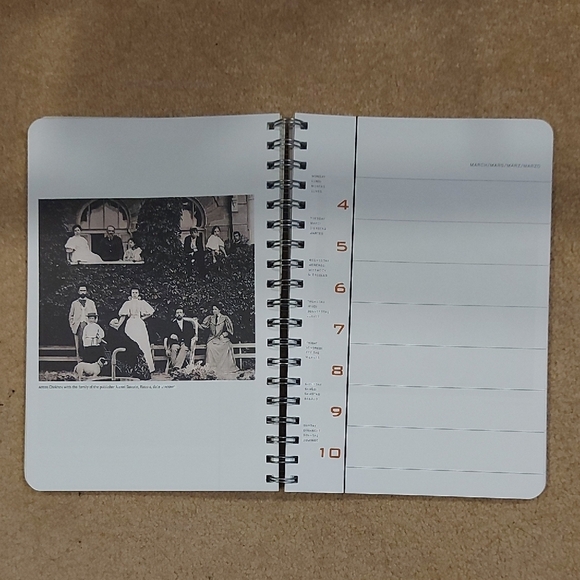 The Family Diary - Illustrated Art Planner 2024 - Picture 9 of 11